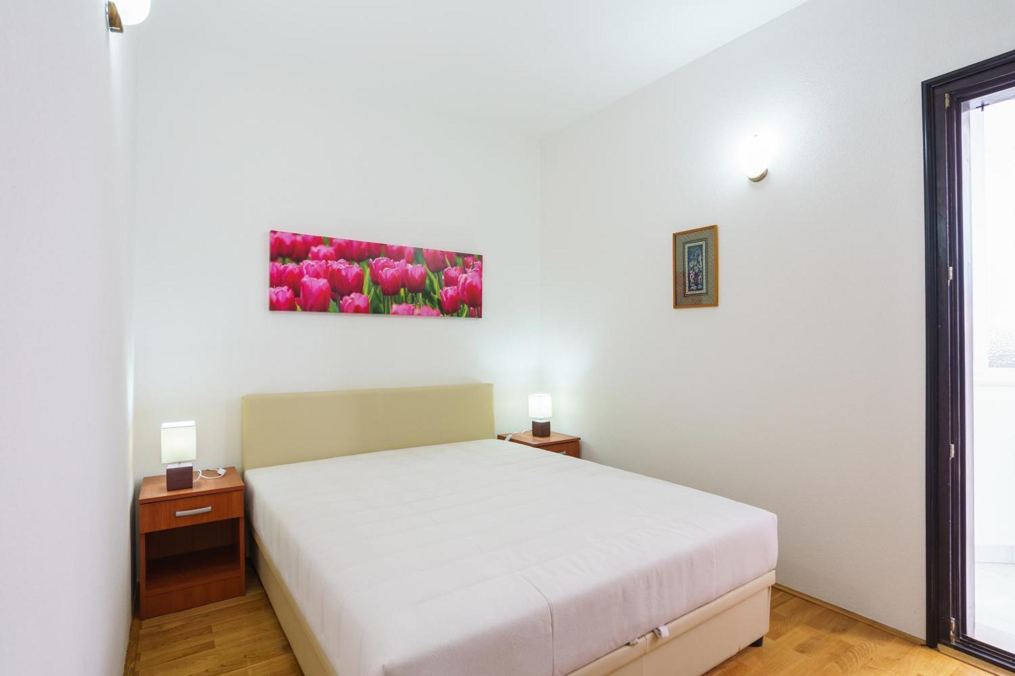 Apartments Zezelj Sveti Stefan Ngoại thất bức ảnh