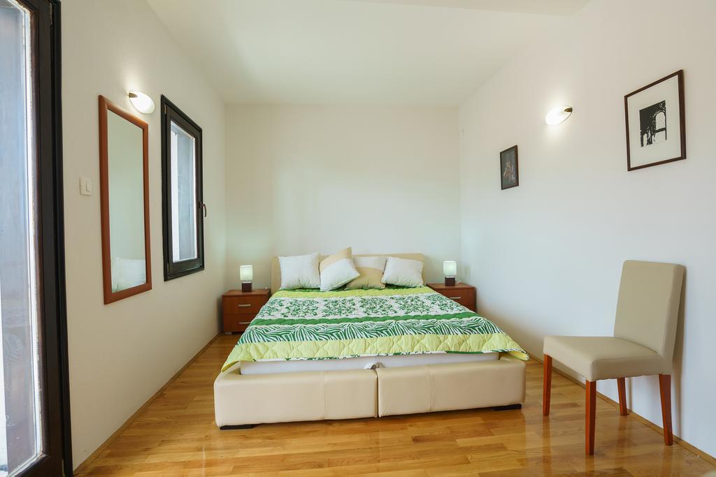 Apartments Zezelj Sveti Stefan Ngoại thất bức ảnh