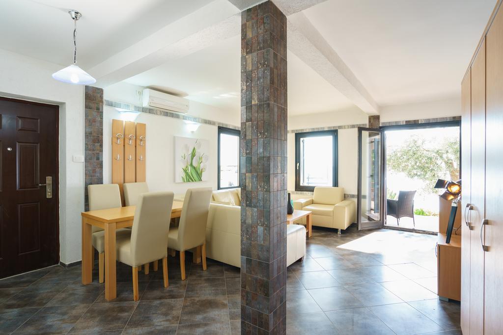 Apartments Zezelj Sveti Stefan Ngoại thất bức ảnh