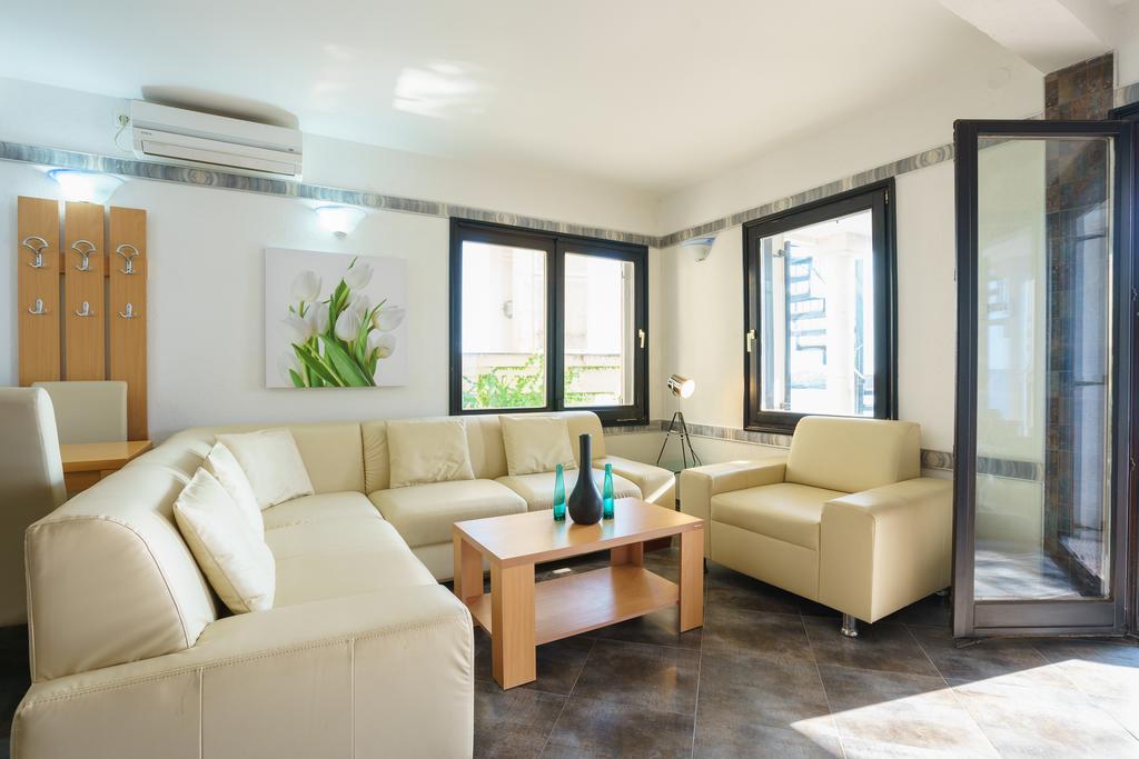 Apartments Zezelj Sveti Stefan Ngoại thất bức ảnh