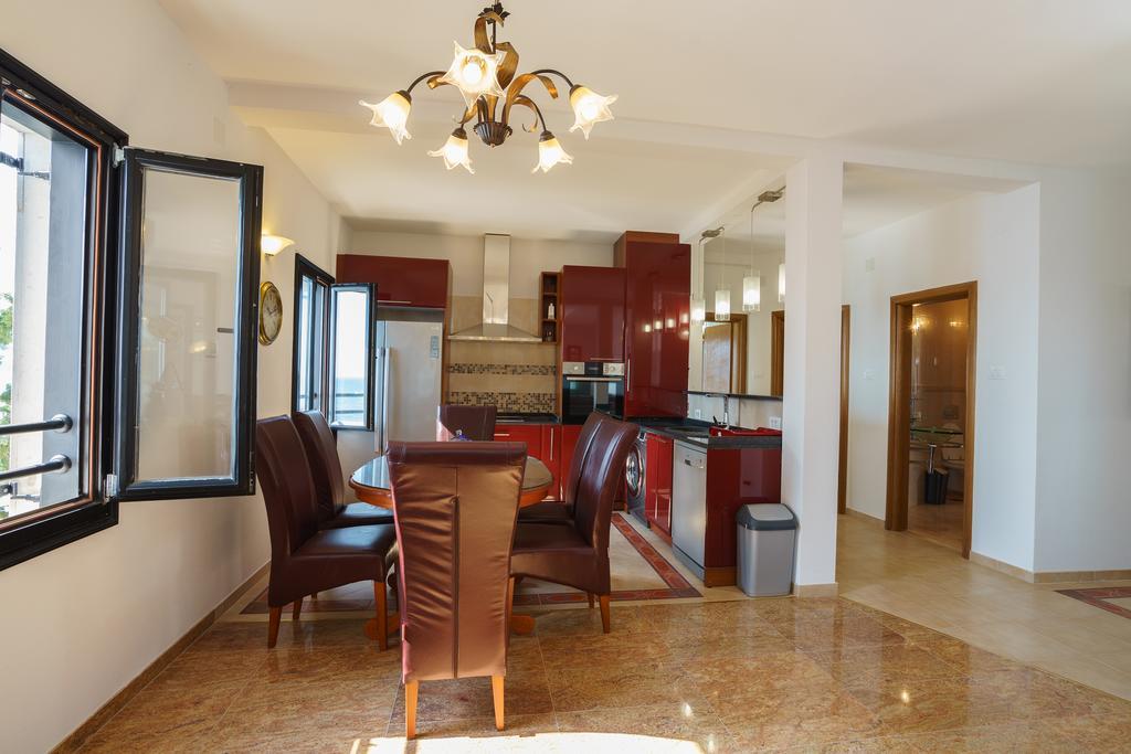 Apartments Zezelj Sveti Stefan Ngoại thất bức ảnh