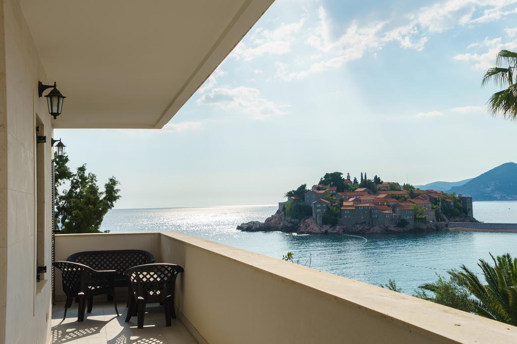 Apartments Zezelj Sveti Stefan Ngoại thất bức ảnh