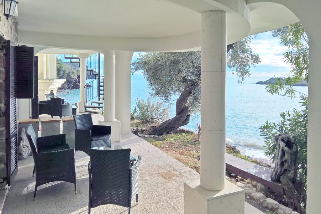 Apartments Zezelj Sveti Stefan Ngoại thất bức ảnh