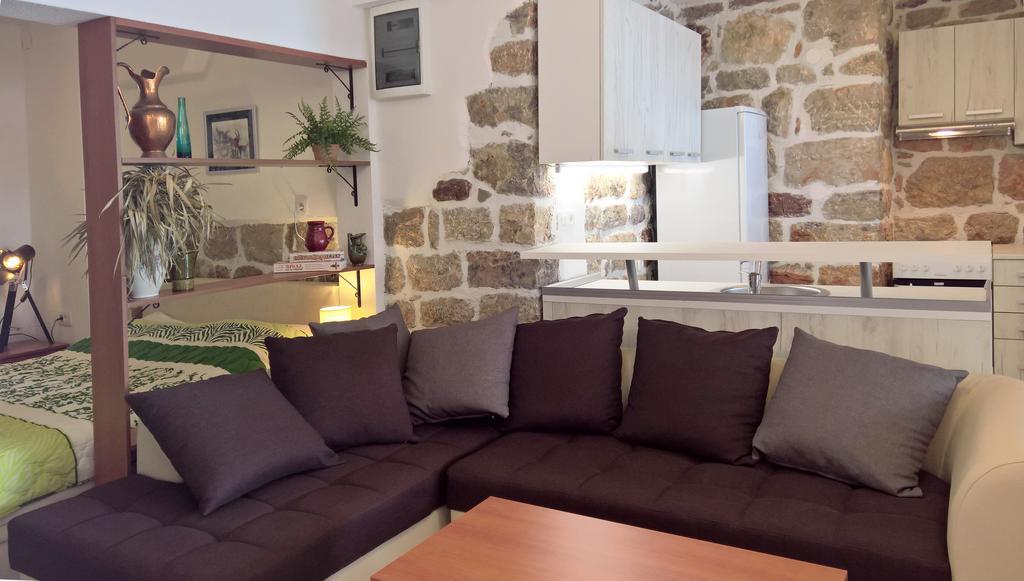 Apartments Zezelj Sveti Stefan Ngoại thất bức ảnh